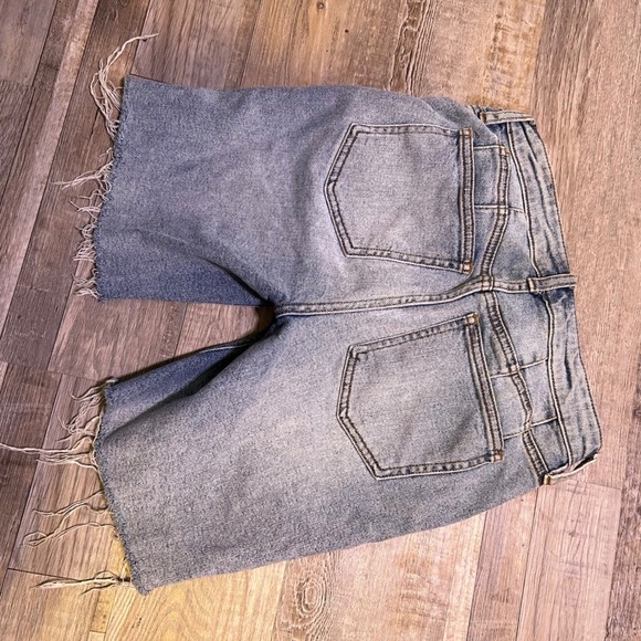 Free People Cutoff Denim Shorts Light Wash Button‎ Fly Raw Hem Womens Size 25 - Picture 6 of 7